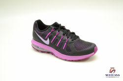 T�nis Nike Preto e Lil�s