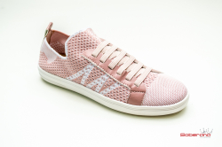 T�nis Piccadilly rose